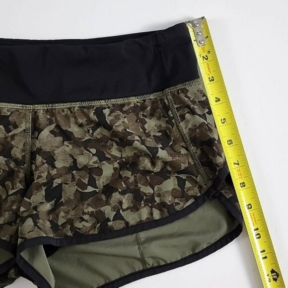 Lululemon Run Speed Short Mystic Jungle Fatigue Camo Green Black Stretch Size 6 - Picture 15 of 16